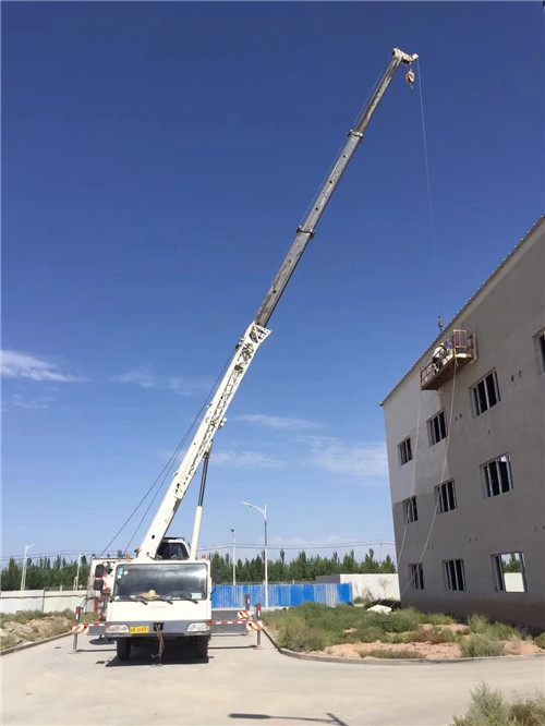 孟连县“轻装强干”—— 吊车的 “轻量化臂架” 技术